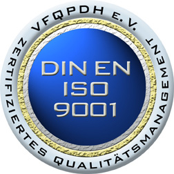 Blauer Badge mit Schriftzug Zertifiziertes Qualitätsmanagement DIN EN ISO 9001